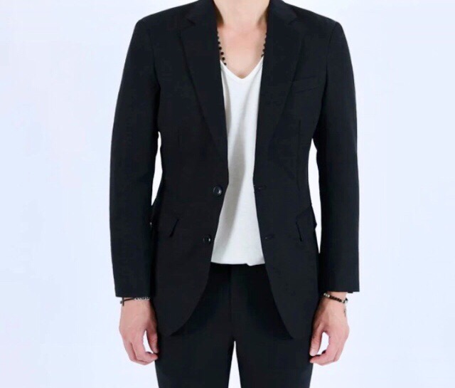 정장세트 원가30만원 2주 입은거 급한사정으로 15에 급처분합니다