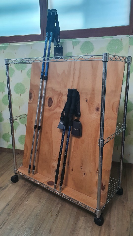 국산 3단 메탈렉으로 만든 진열대(등산스틱 낚시대 등 다용도) 2.7만 직거래