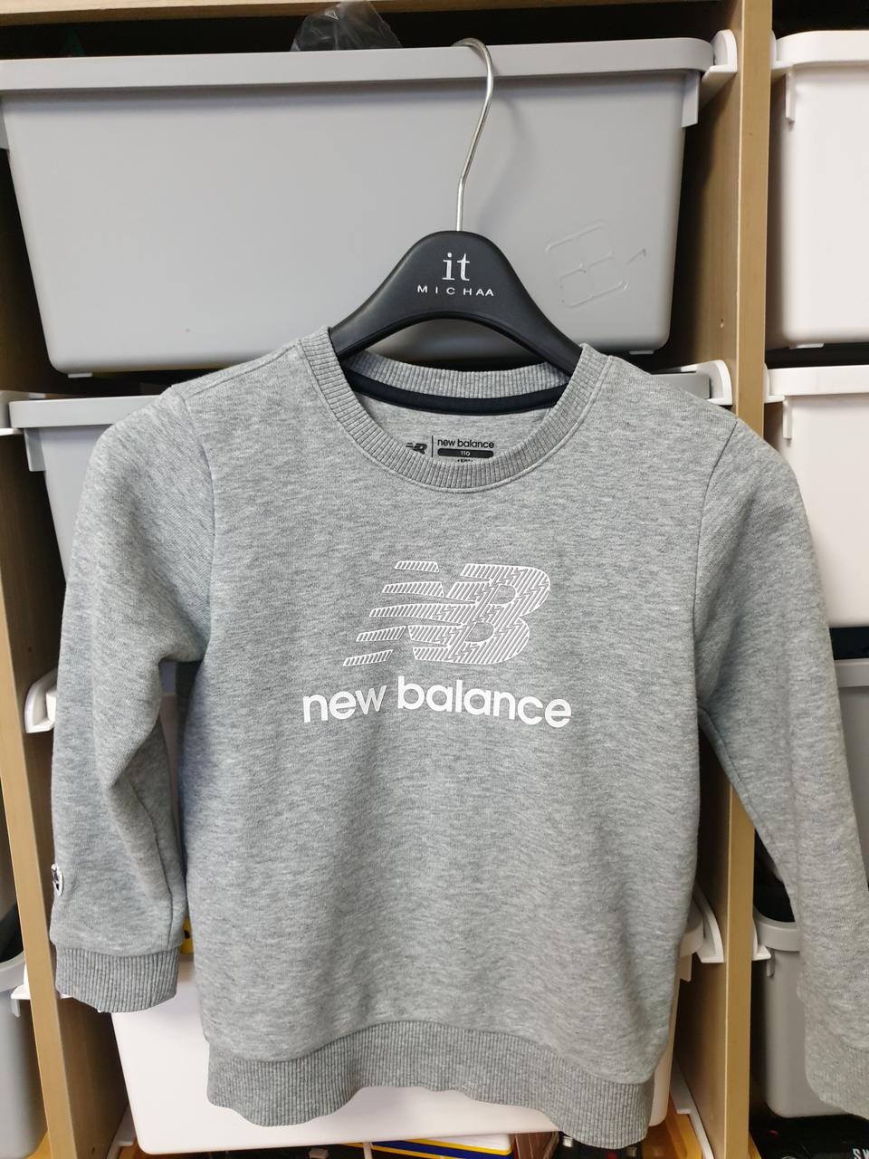 뉴발란스키즈 맨투맨티셔츠 110사이즈