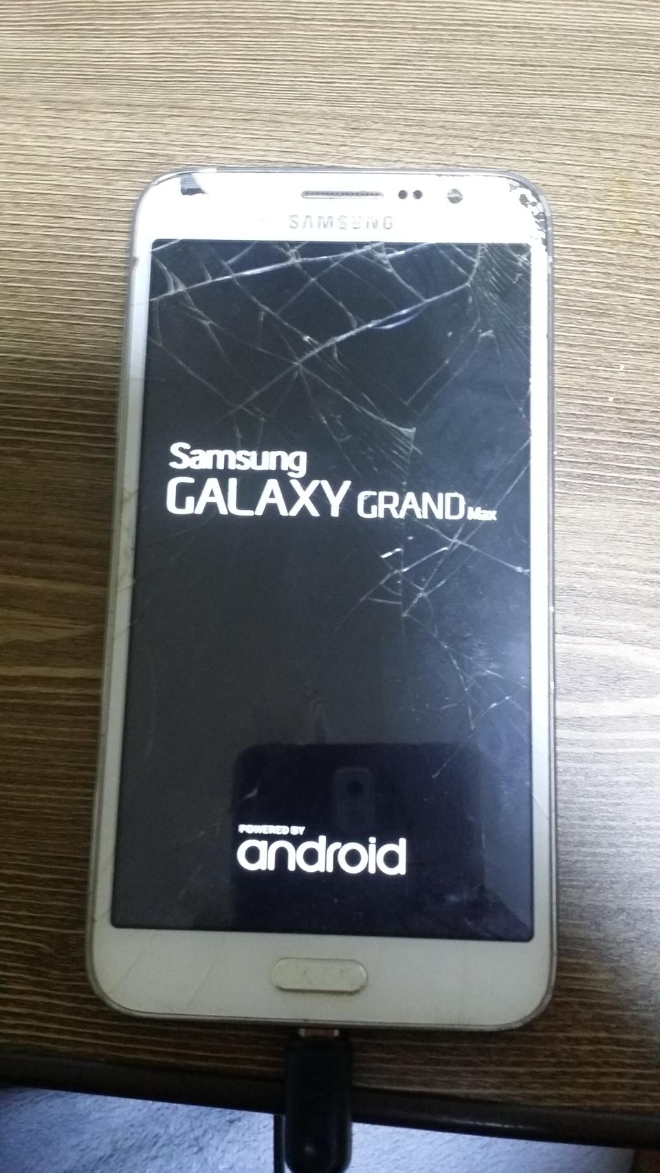 갤럭시 그랜드 맥스 액정파손폰 정상작동 급처합니다.