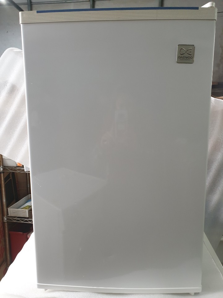 소형냉장고 75리터 (재고에 따라 물건이 달라집니다.)