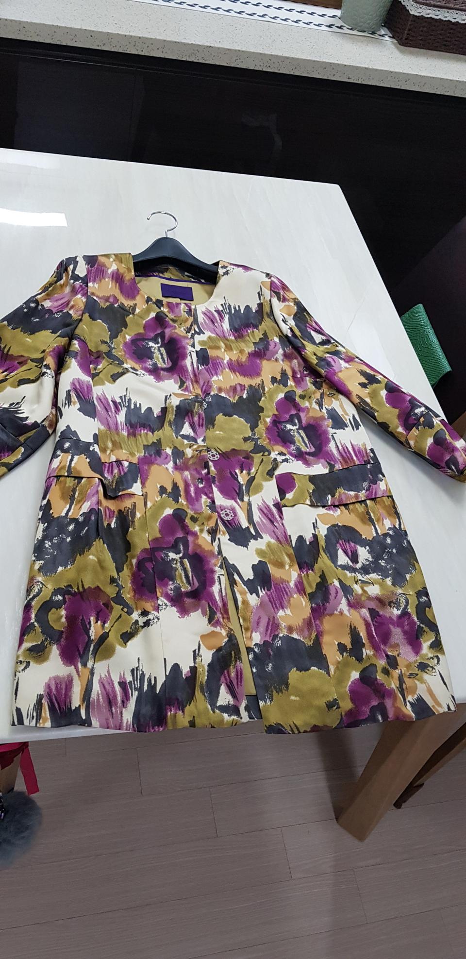 발렌시아가 트렌치코트