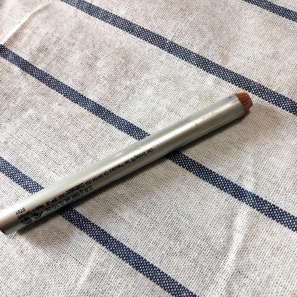 베네피트 하이 브로우 글로우 (눈썹 펄 하이라이트)