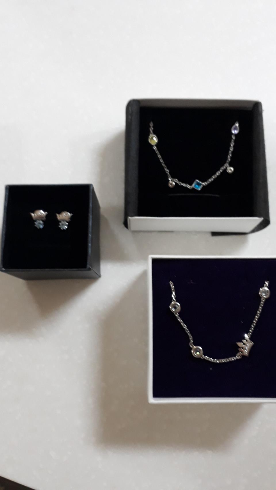 제이에스티나  팔찌외