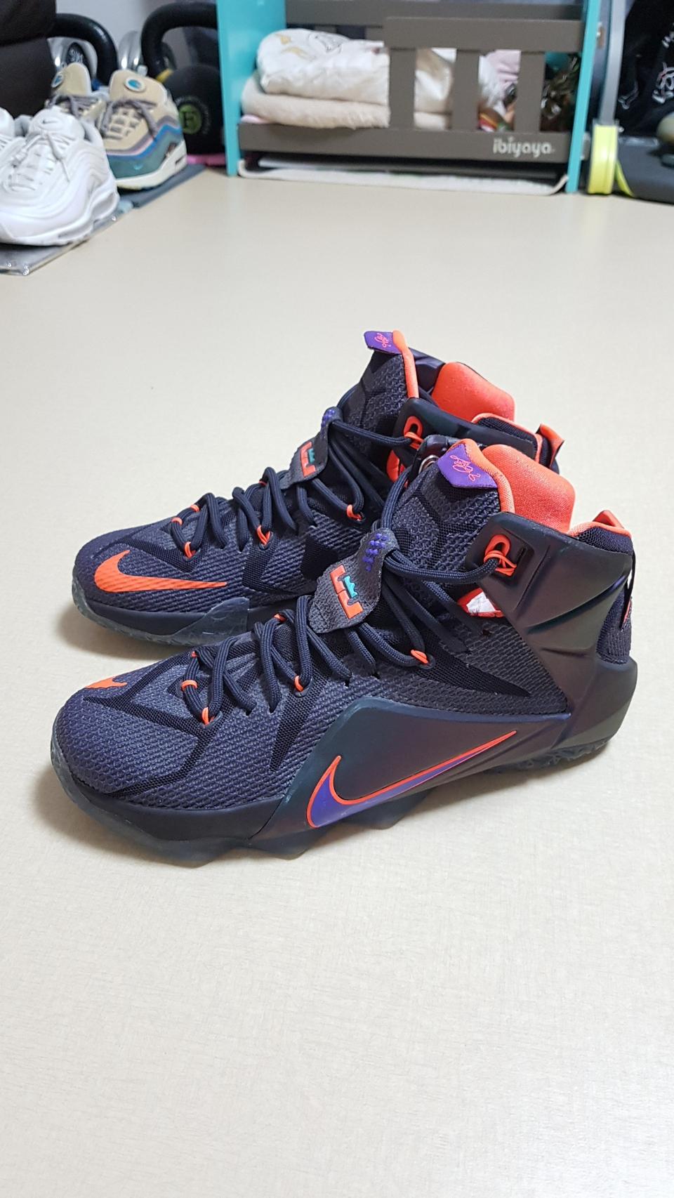 나이키 르브론12 인스팅트 275사이즈