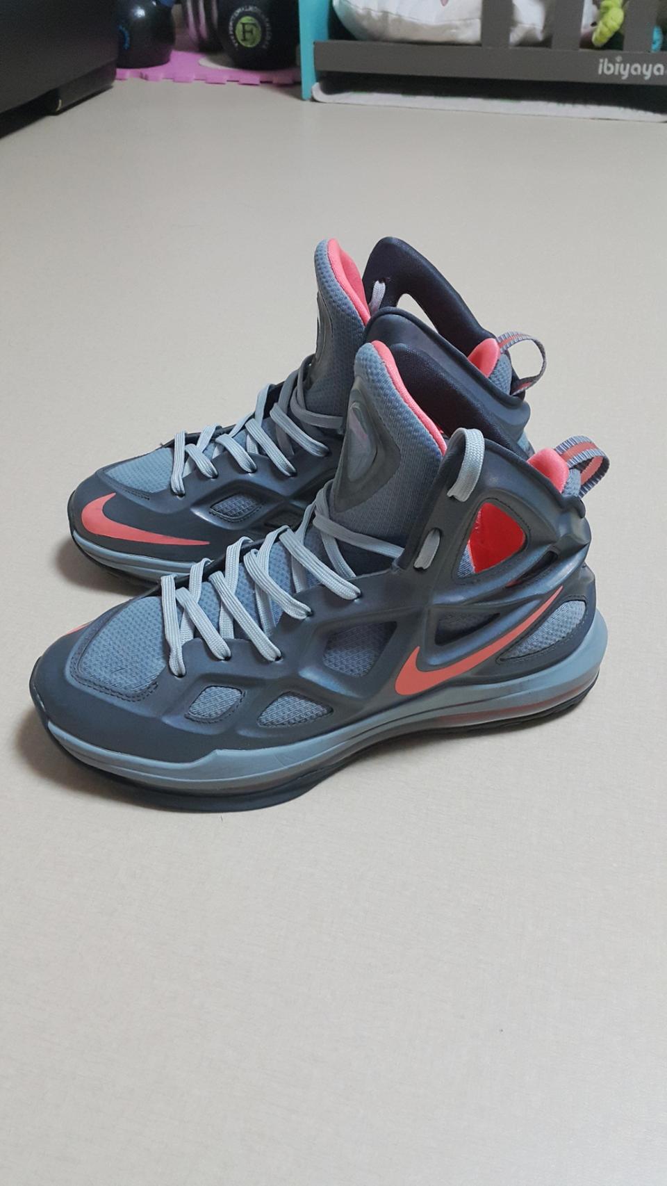 나이키 하이퍼 포짓2  270사이즈