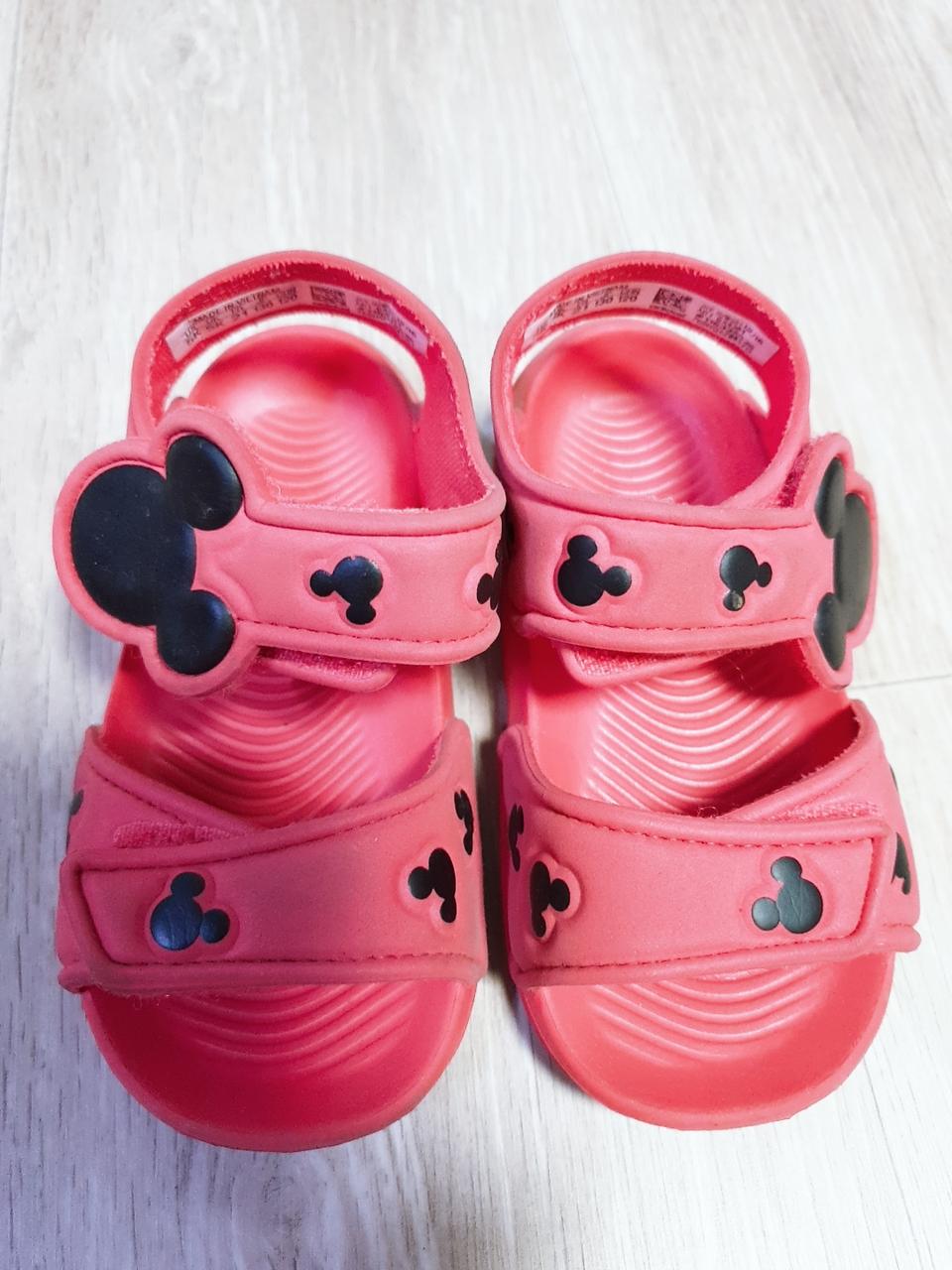 아디다스미키샌들