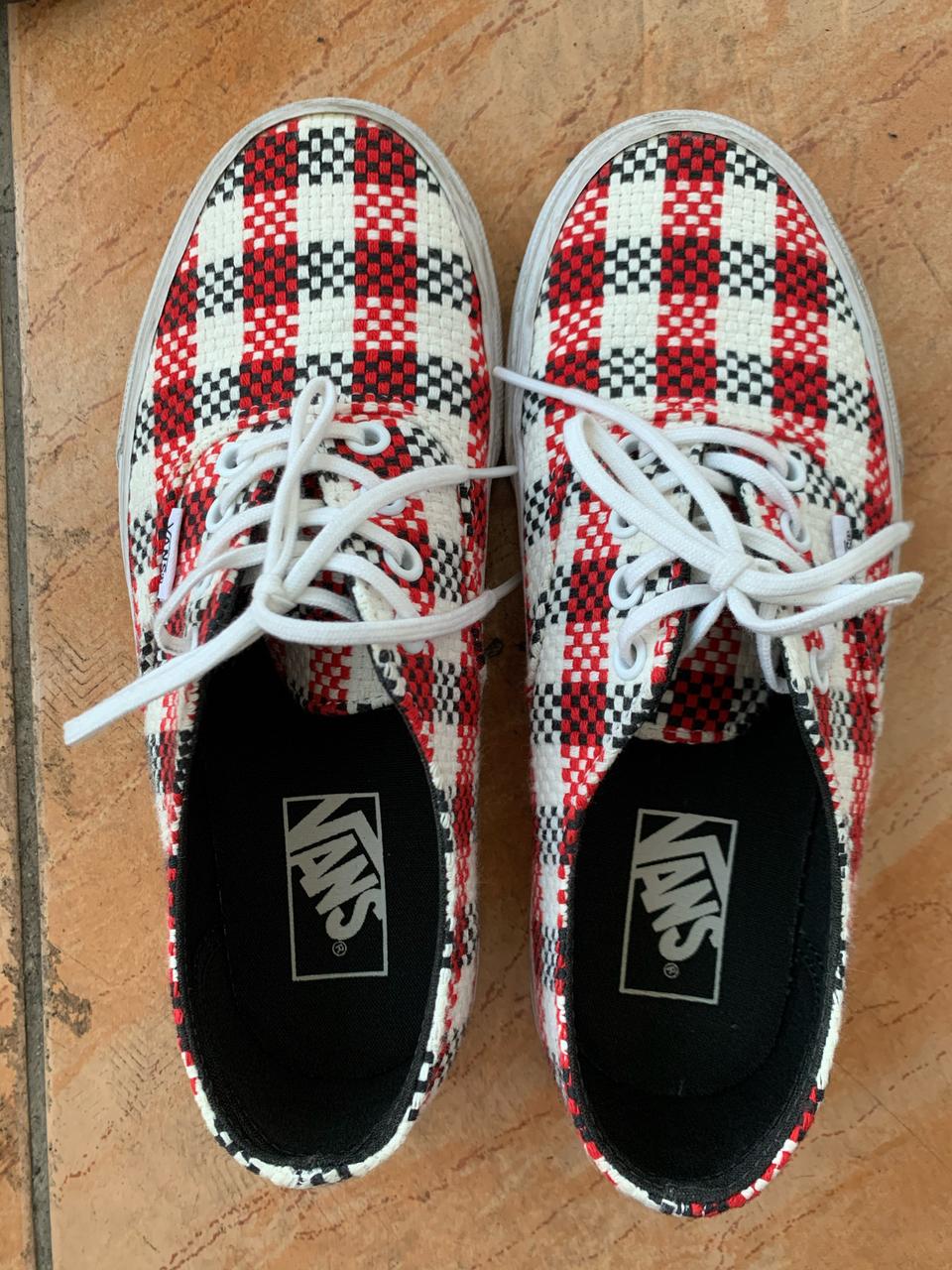 반스 어센틱 240