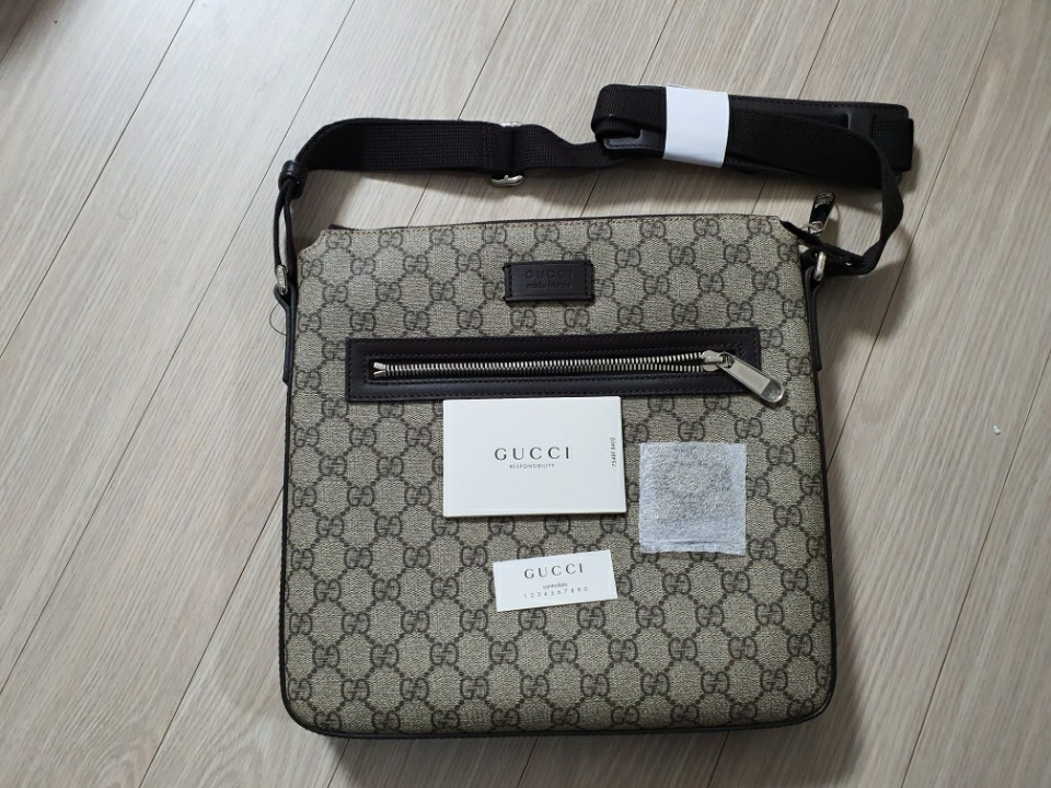 [정품]구찌 PVC 수프림 메신저 크로스백 판매합니다