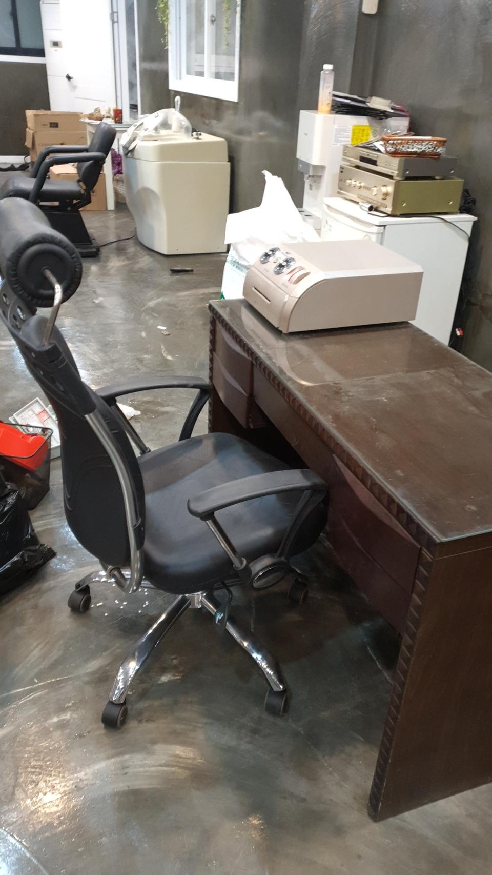 책상.의자 .금고