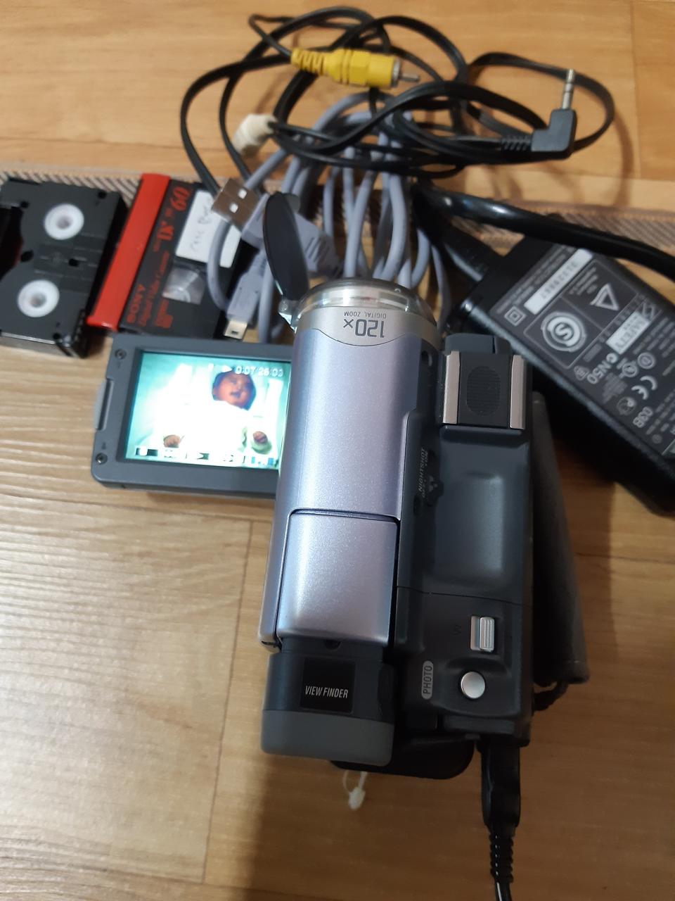 쏘니 화면 터치식 캠코더 6mm