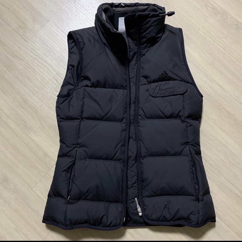 아디다스 여성 패딩조끼 블랙 s사이즈