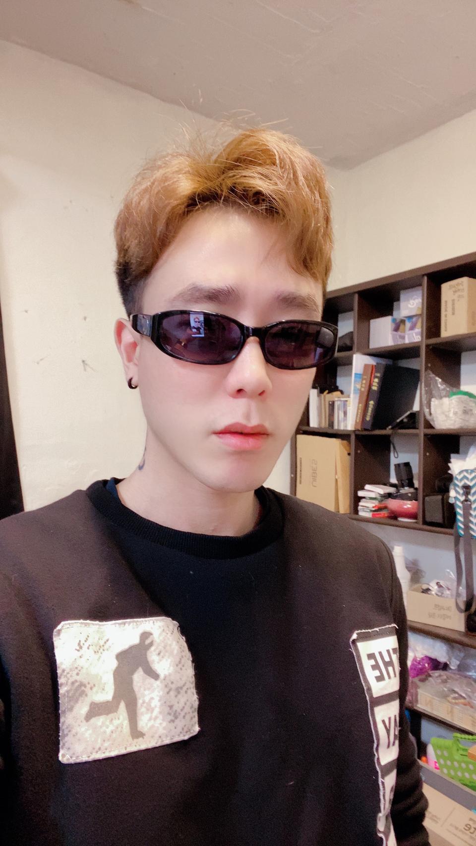 엠마뉴엘 웅가로 선글라스