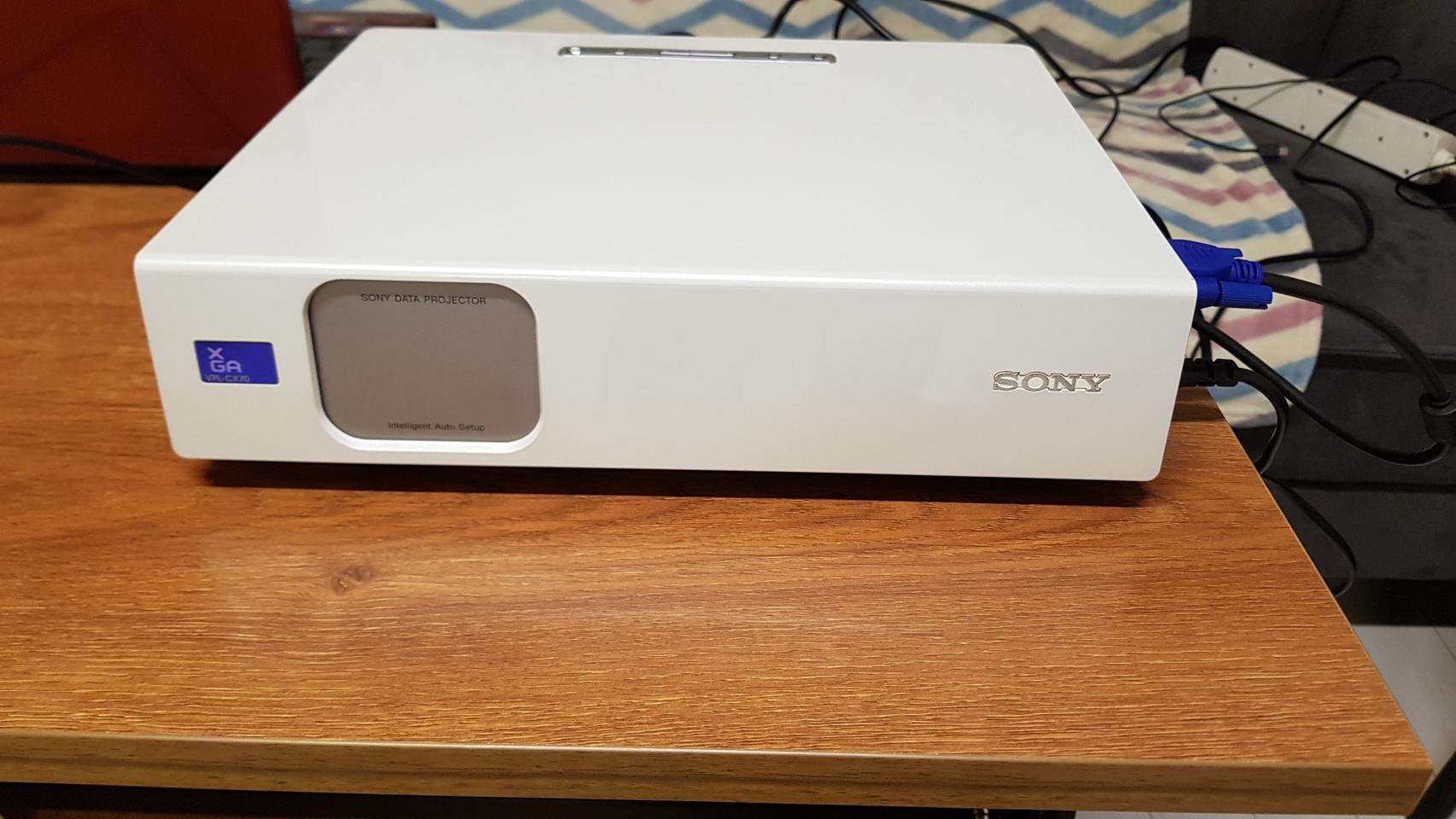 소니 프로젝터 VPL-CX70 판매해요.