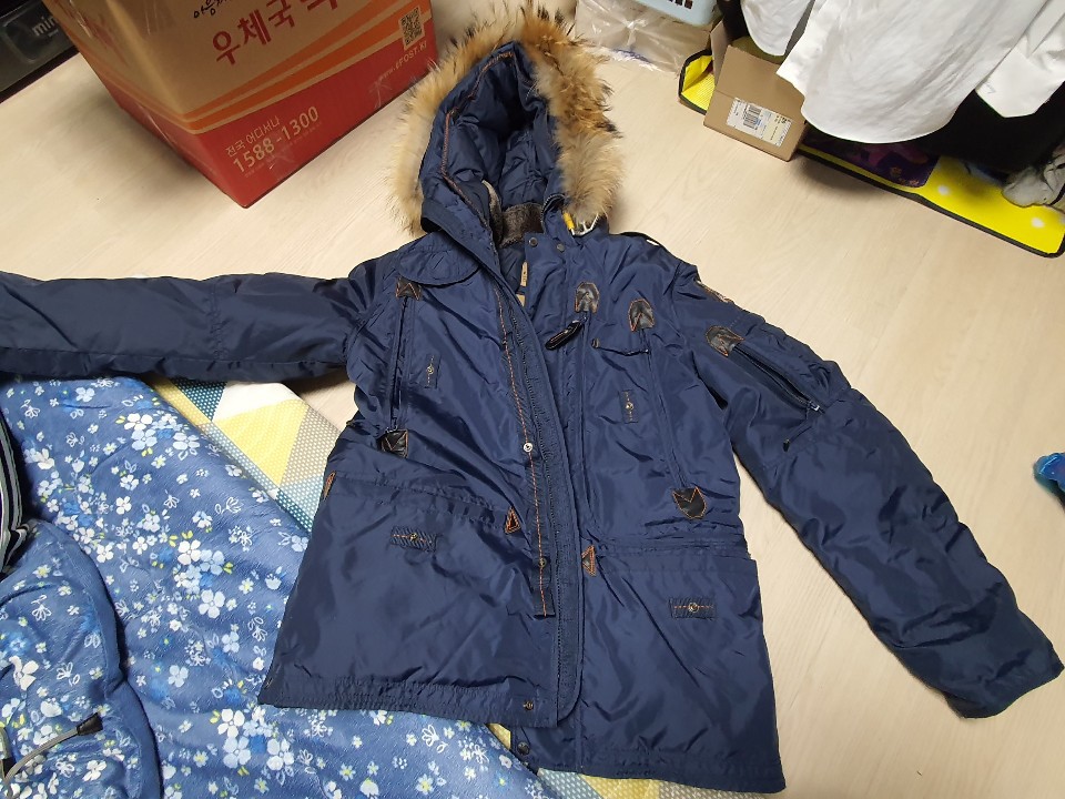 파라점퍼스 패딩 팝니다 교신가능