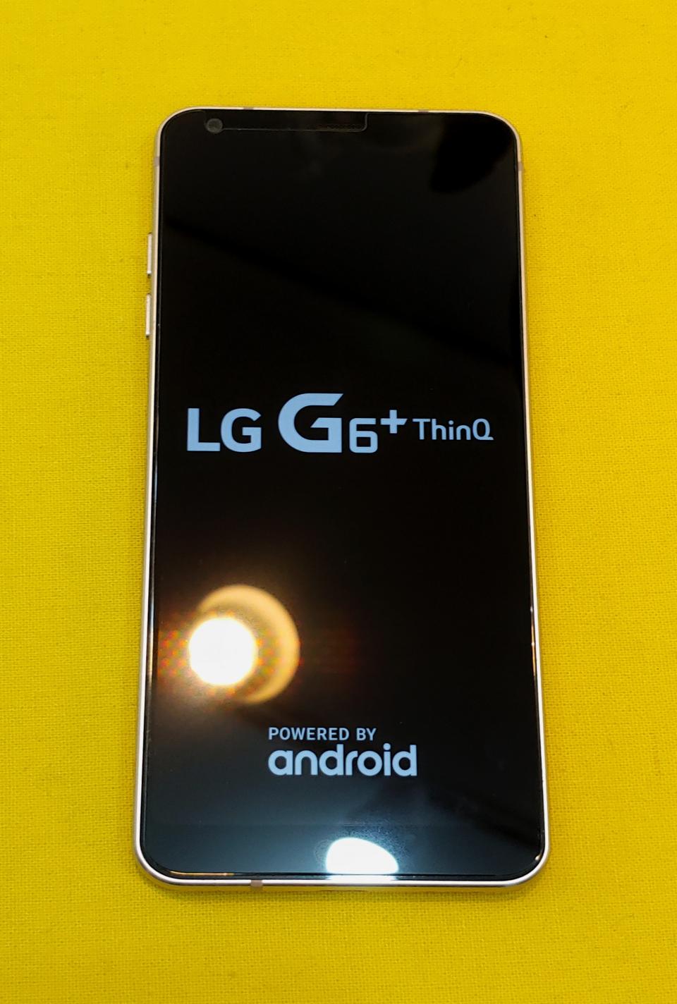 [거래완료] LG G6+ 플러스 128기가 부품폰 -유심인식X