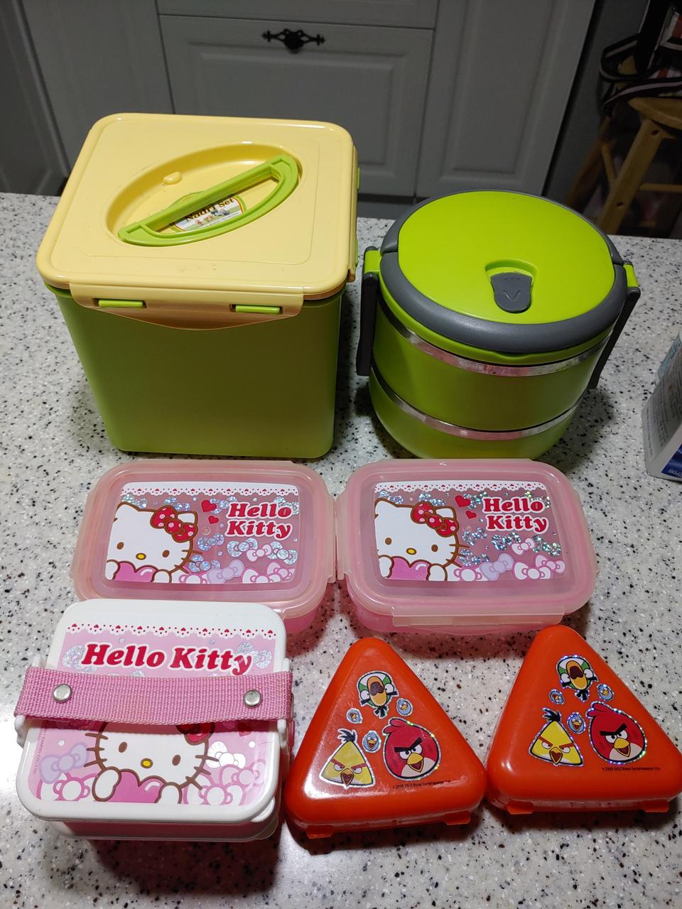 헬로키티 도시락통. 반찬통ㆍ앵그리버드  삼각김밥