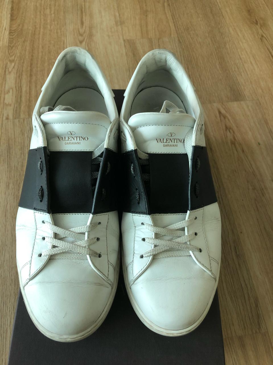 발렌티노 스니커즈 290사이즈 정품 가격인하