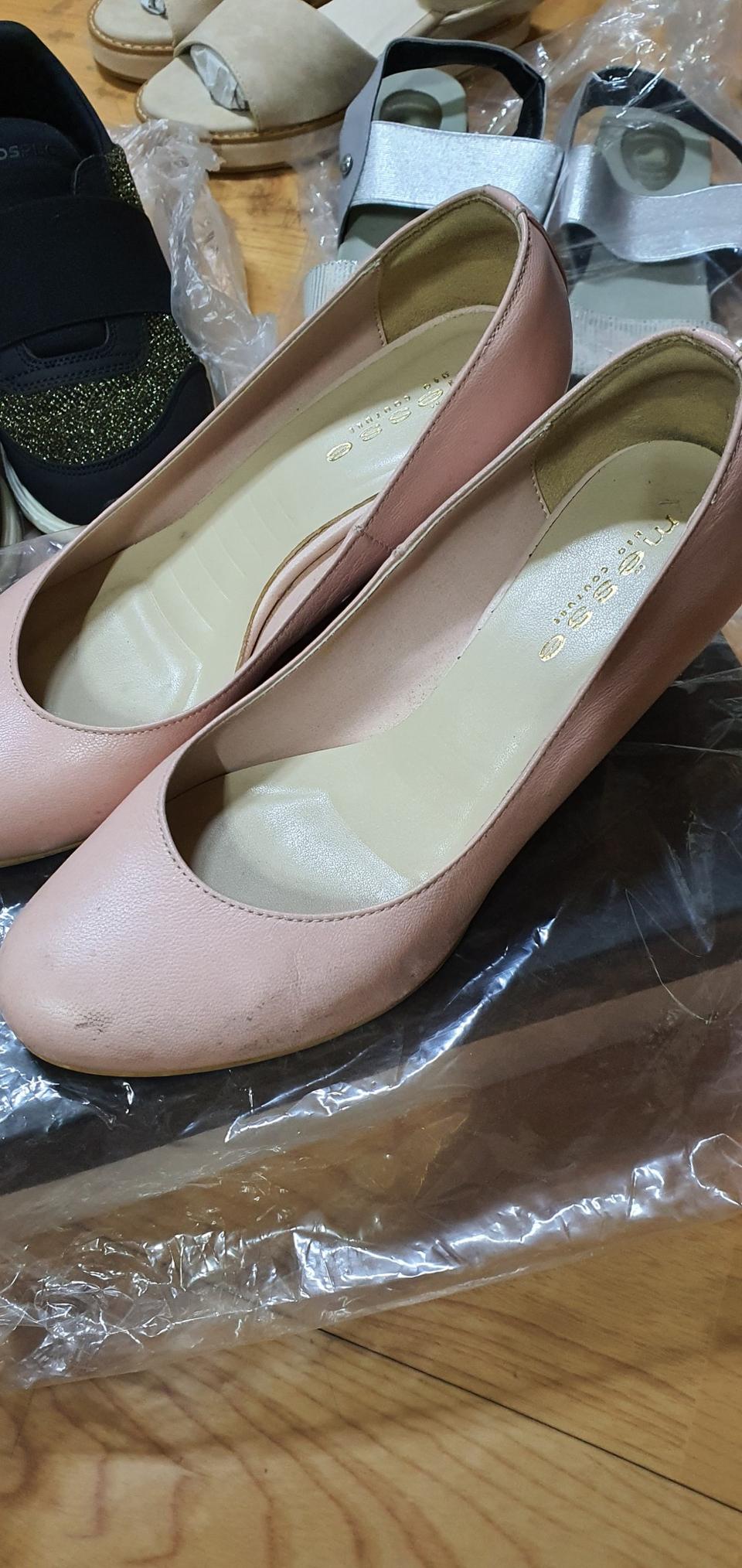 240 샌달, 구두 팝니다