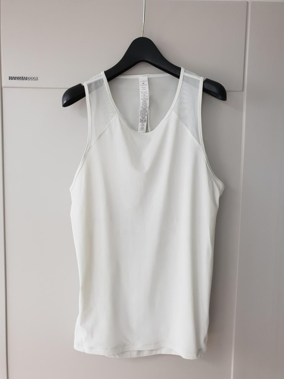 룰루레몬  상의운동복