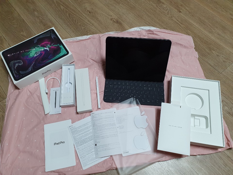 아이패드 프로3세대 11인치 64기가 와이파이 초깨끗 팝니다