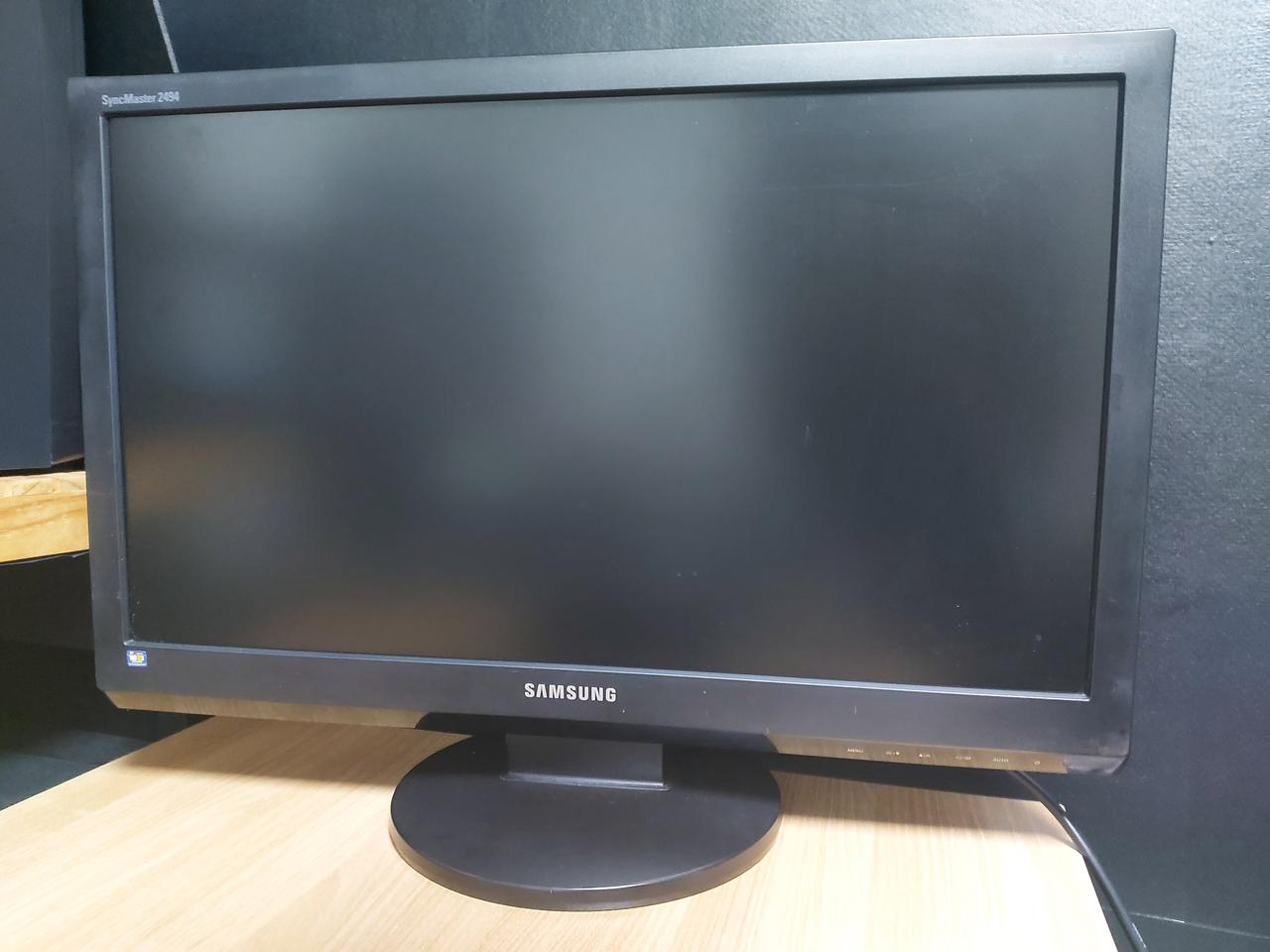 삼성 24인치 와이드 모니터