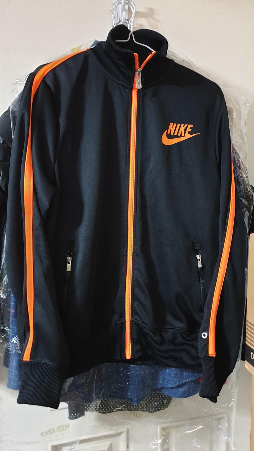 거의새것 정품 나이키 트레이닝상의 100(L)