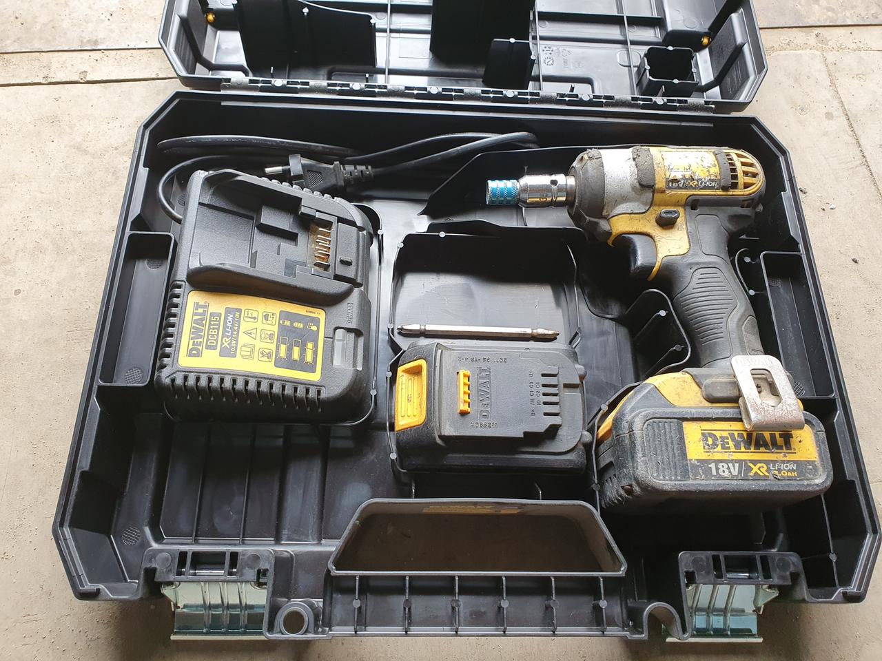 충전드릴 디월트