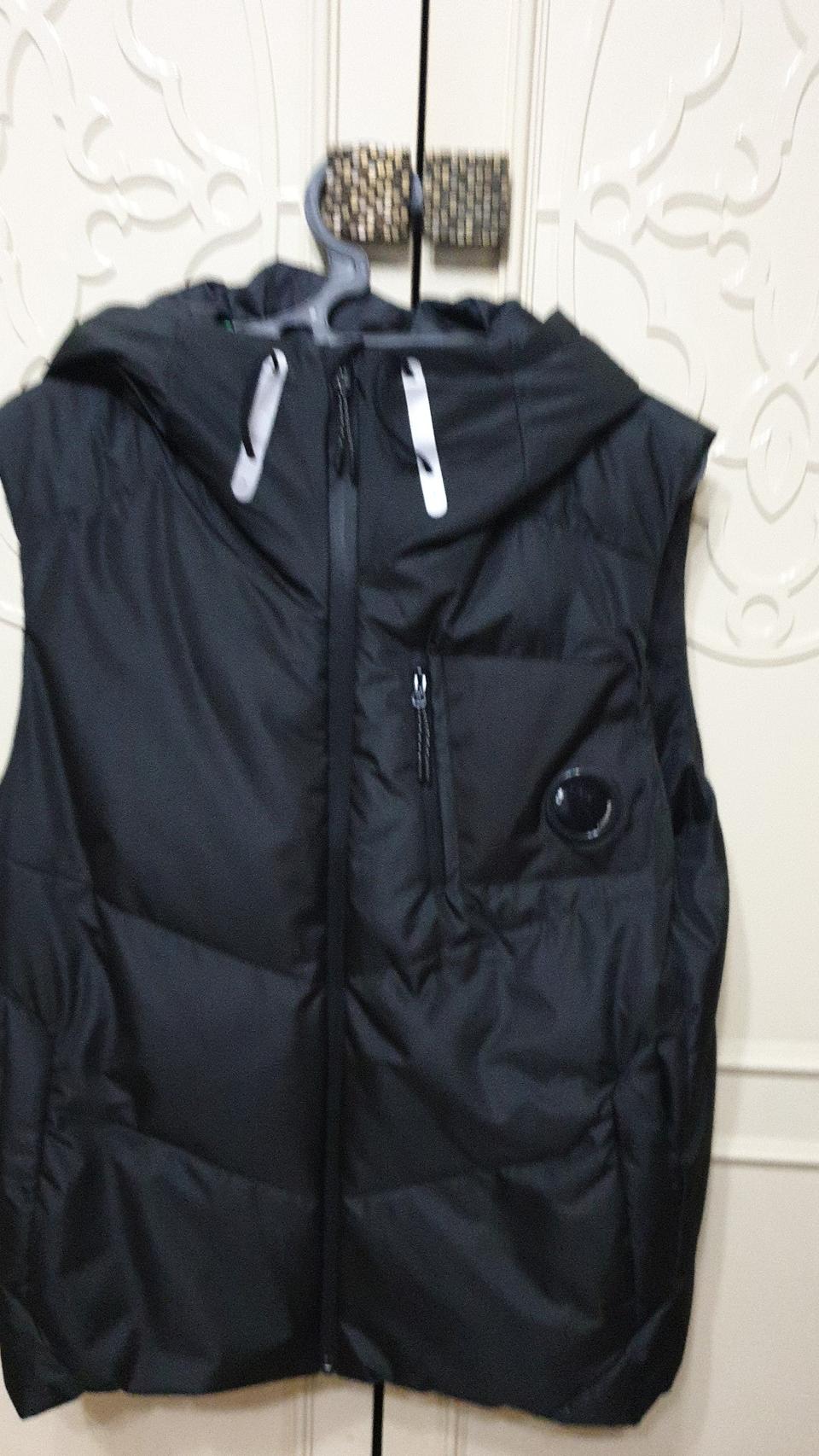 cp컴퍼니 조끼  정품x