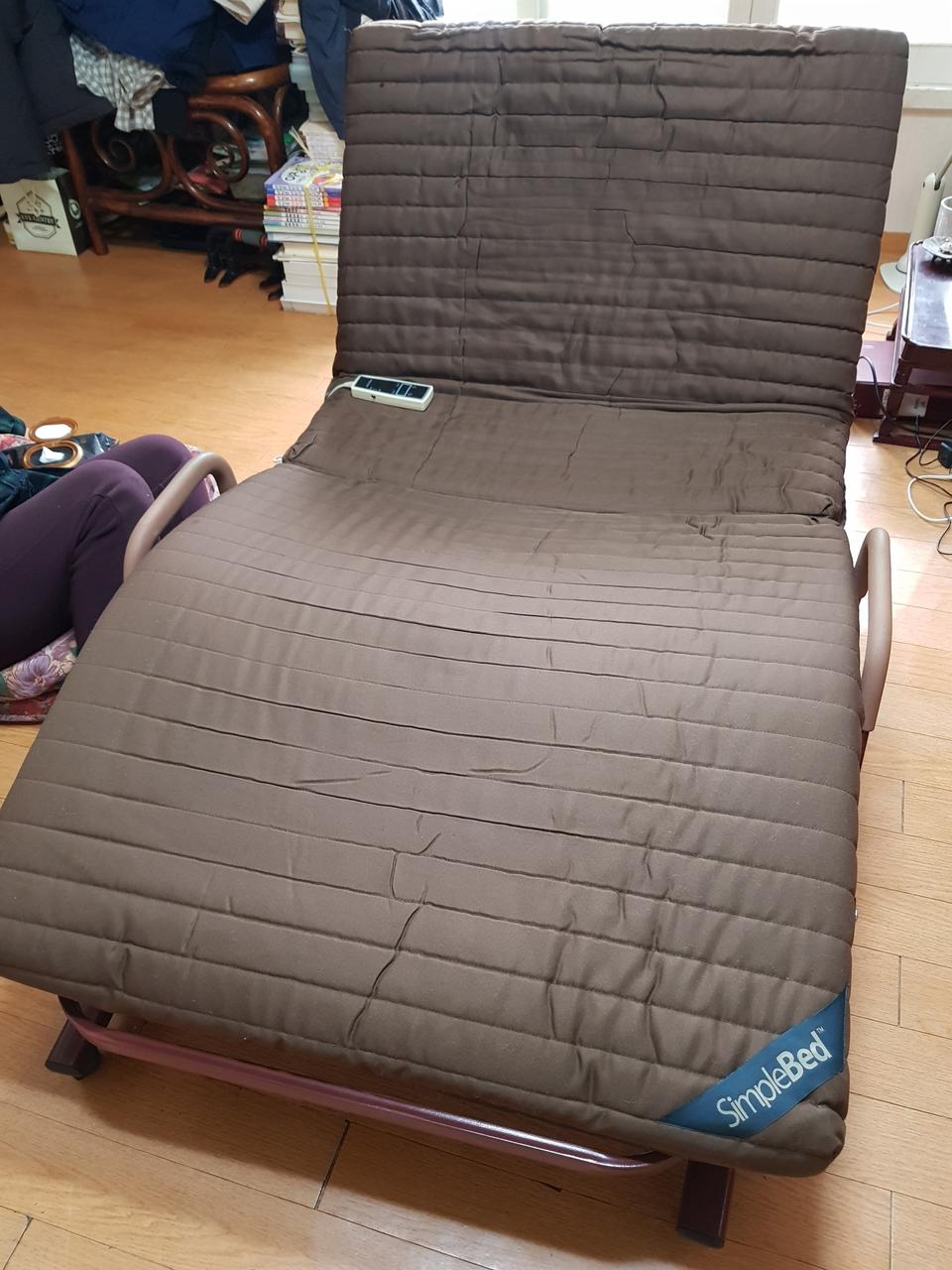 접이식 전동침대 등받이 무릎 각도 조절 효도 리클라이너 침대.