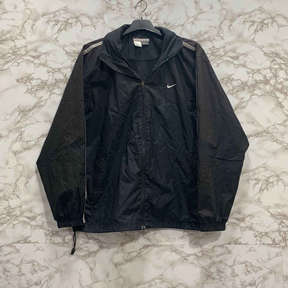 [100] 나이키 블랙 사이드라인 바람막이