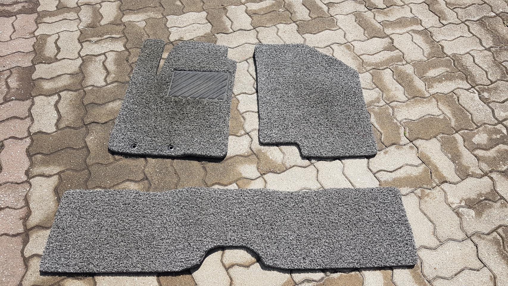 쏘울 내부  코일매트 및 트렁크매트보쉬에어필터 및 에어컨필터