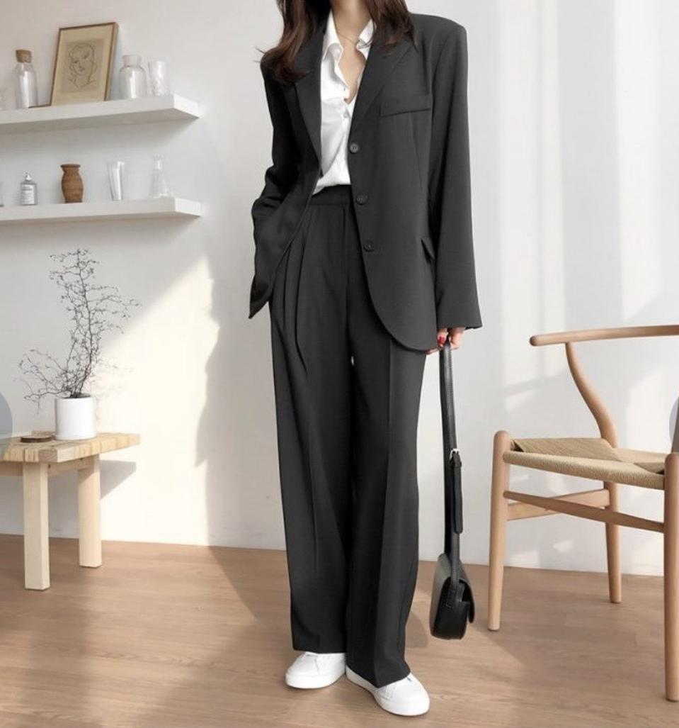 블랙 오버핏 수트 자켓 + 슬랙스 바지  위아래 세트