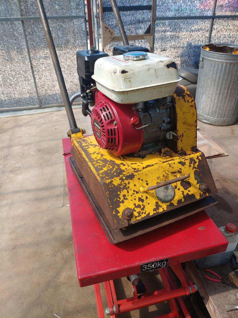 땅 다짐기 (혼다콤팩타)