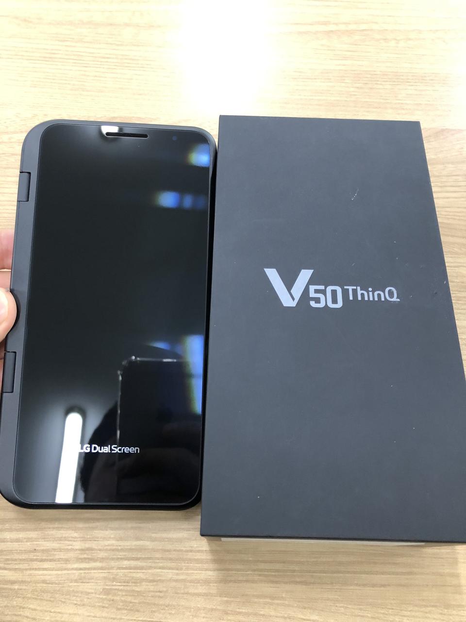 엘지 V50 ThinQ 128기가 블랙 풀박스 판매합니다. / [듀얼스크린포함]