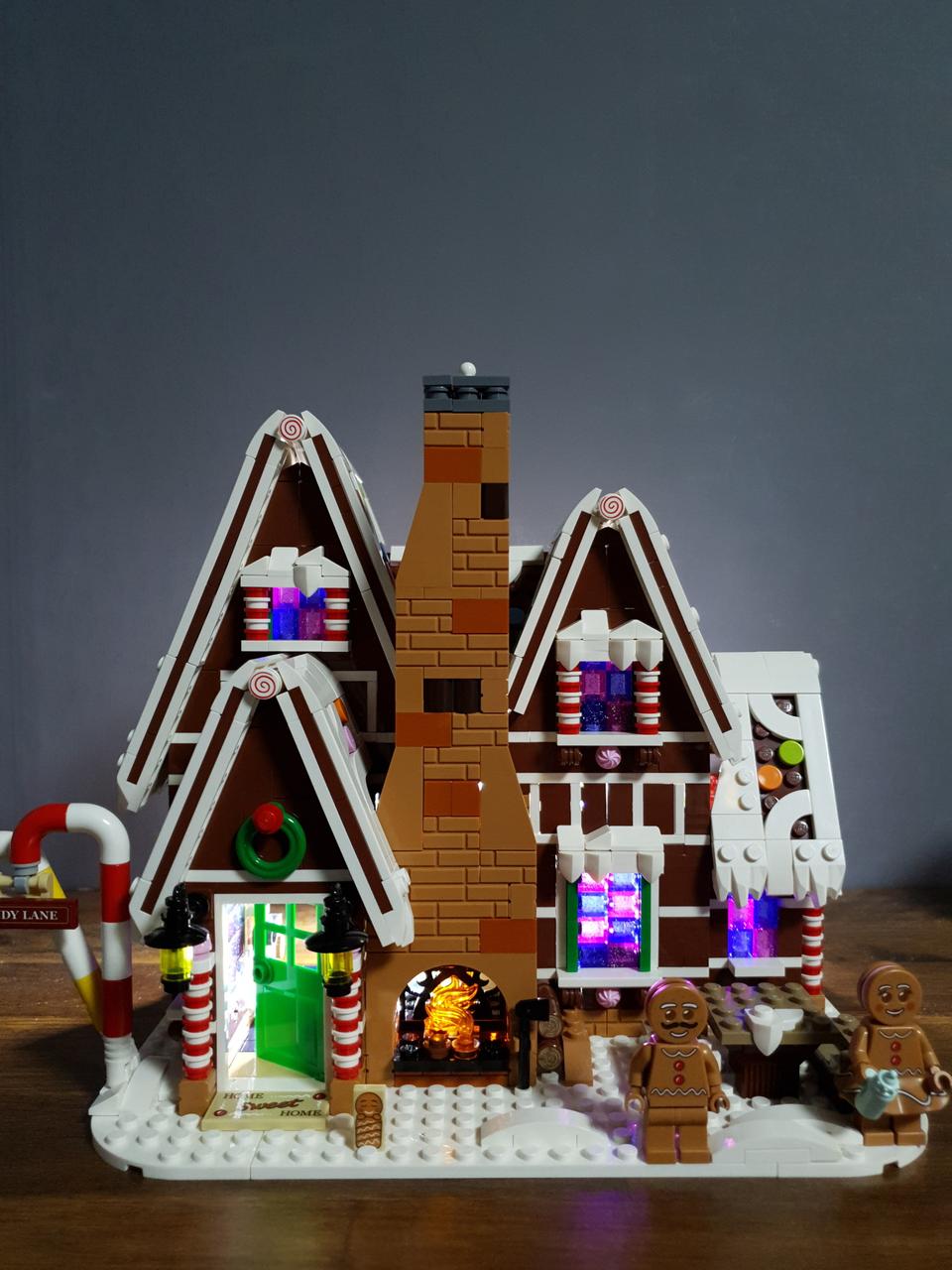 레고10267 진저브레드하우스 팝니다(중고)