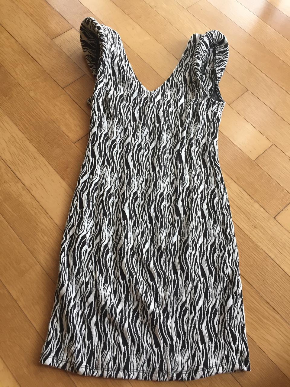 원피스2 블랙앤 화이트 (호주에서 구매.Chic a booti)