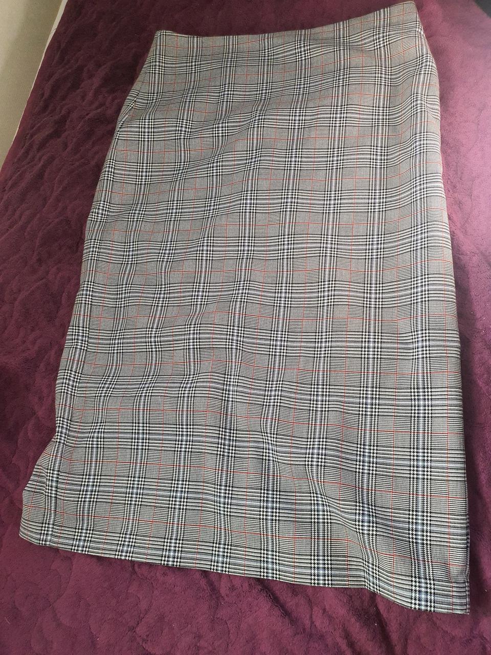 ##가격내림!!!!!스파오 체크 롱치마