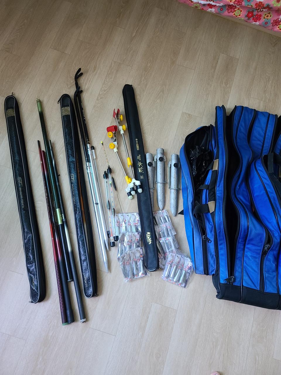 민무낚시세트 10만에  판매합니다  직걸거는  부산진역에서  가능합니다