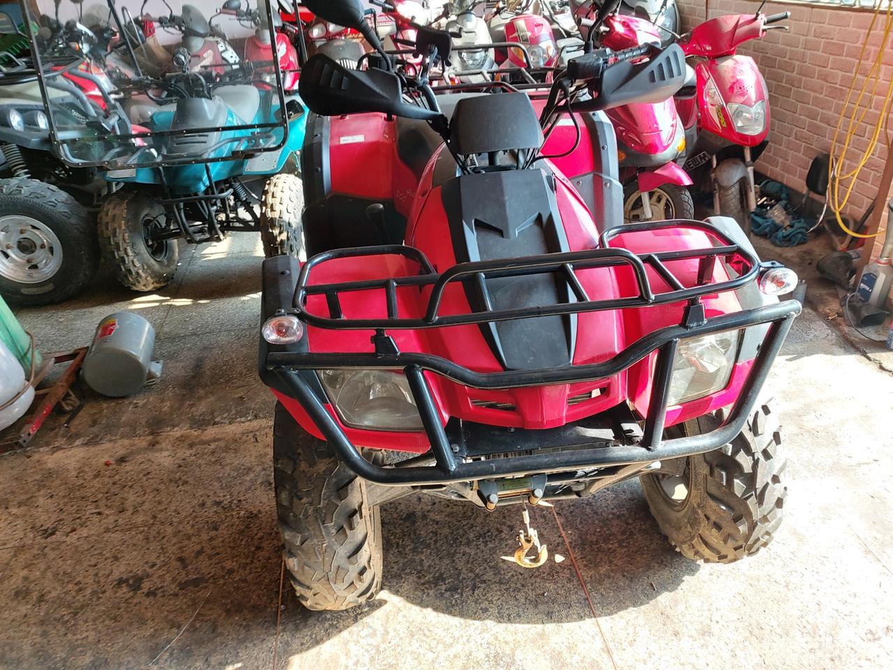 스카이웨이브헌터300 2×4 사륜