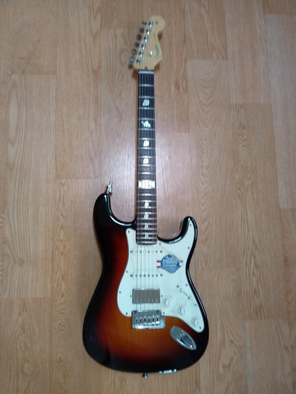 깨끗한 미펜 스탠다드 일렉기타 팝니다.95만원(010 3749 7528)