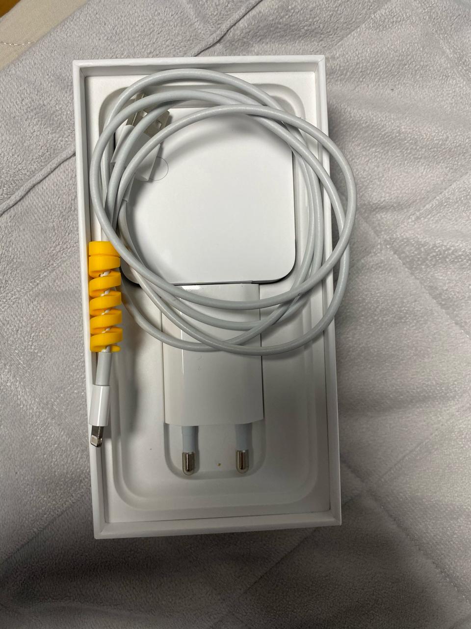 아이폰7 풀박스 128기가 외관상태좋음(카메라안됨)