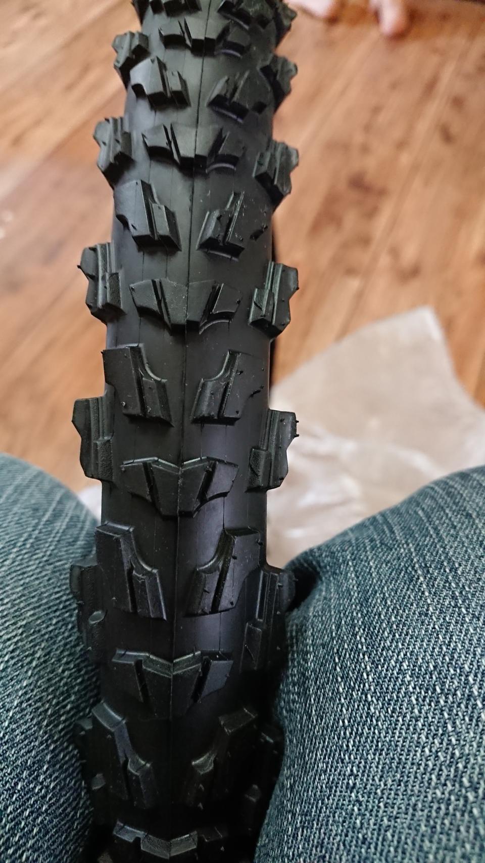 자전거 타이어 20*1.75