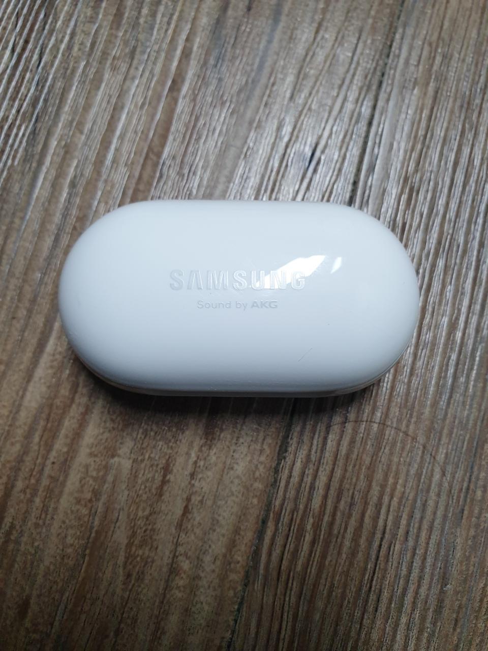 갤럭시버즈 플러스(화이트) 충전케이스 판매합니다