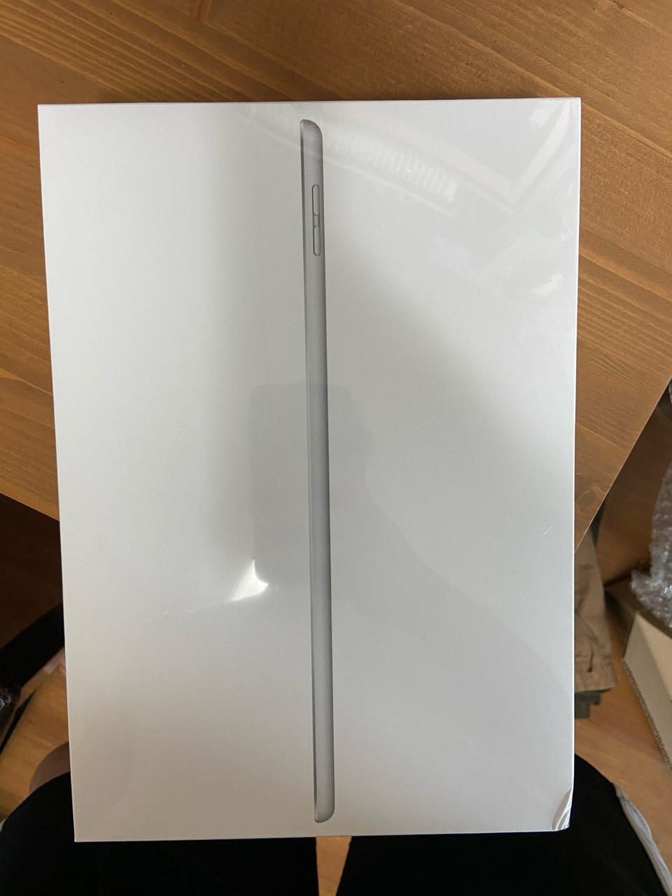 아이패드 7세대 32g 실버 미개봉 새상품(택포)