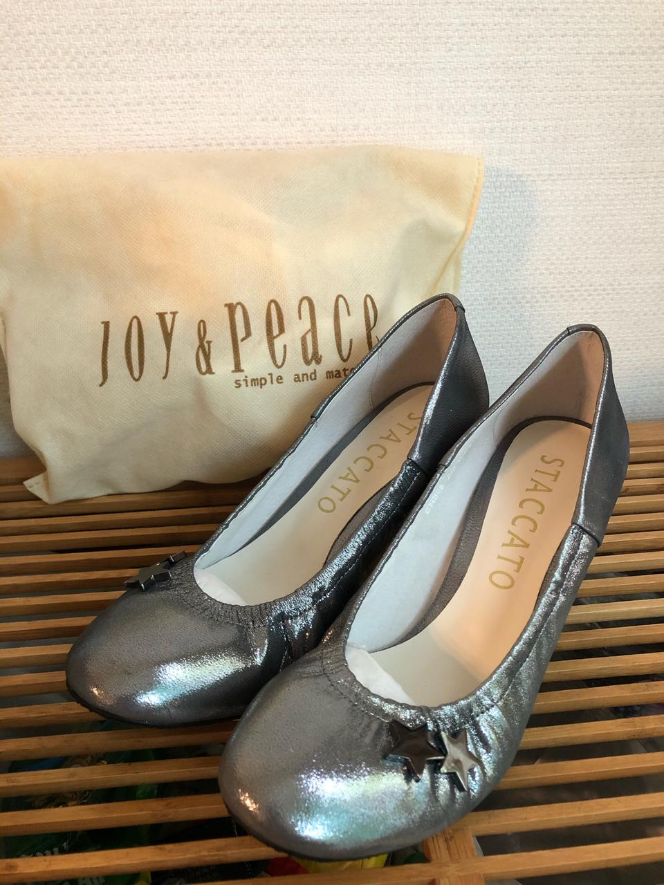 스타카토 에나멜 펌프스 힐