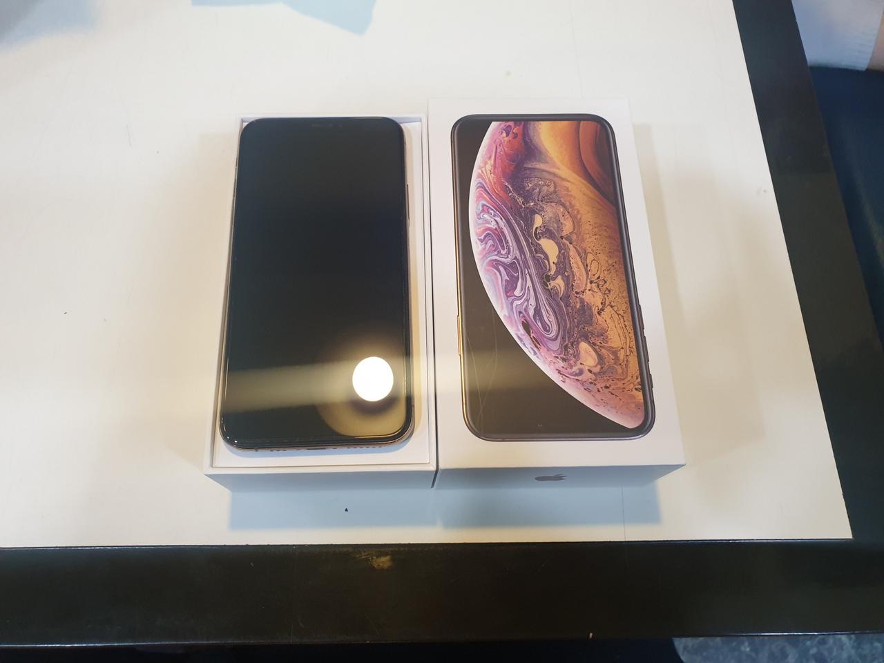 아이폰xs 64g 로즈골드 s급 기스조차없는 공기계 싸게 올려놔봅니다@@