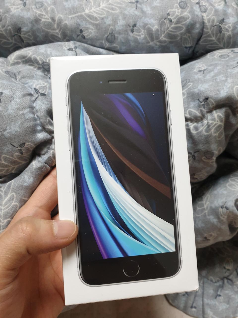 아이폰se2 256g 화이트 자급제 미개봉