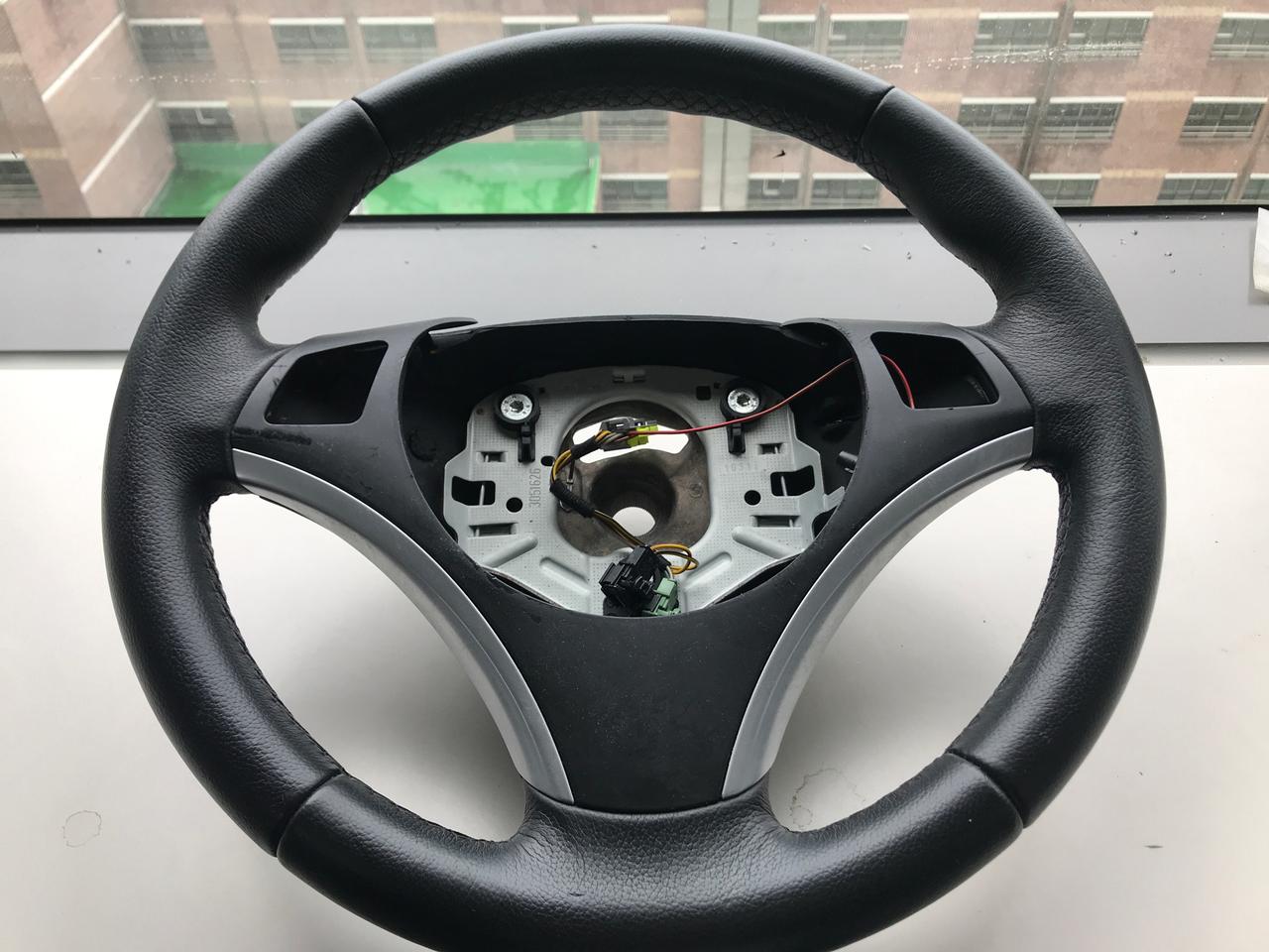 e82 핸들 (스티어링만)