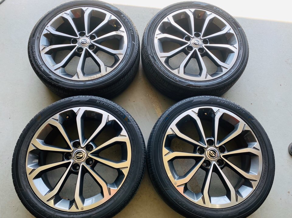 티볼리 18인치휠 타이어 세트